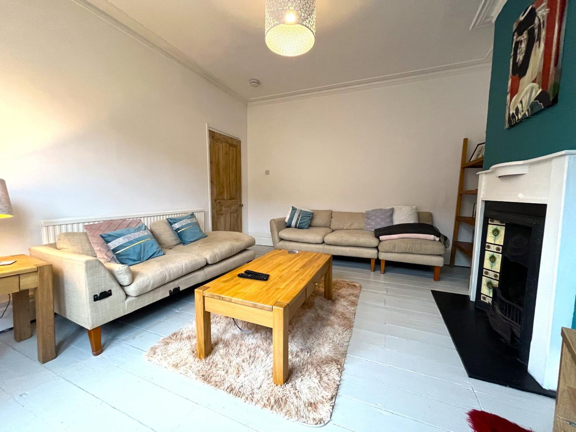 Charming Cottage Retreat With Garden - Sleeps 12 Bristol Exteriör bild