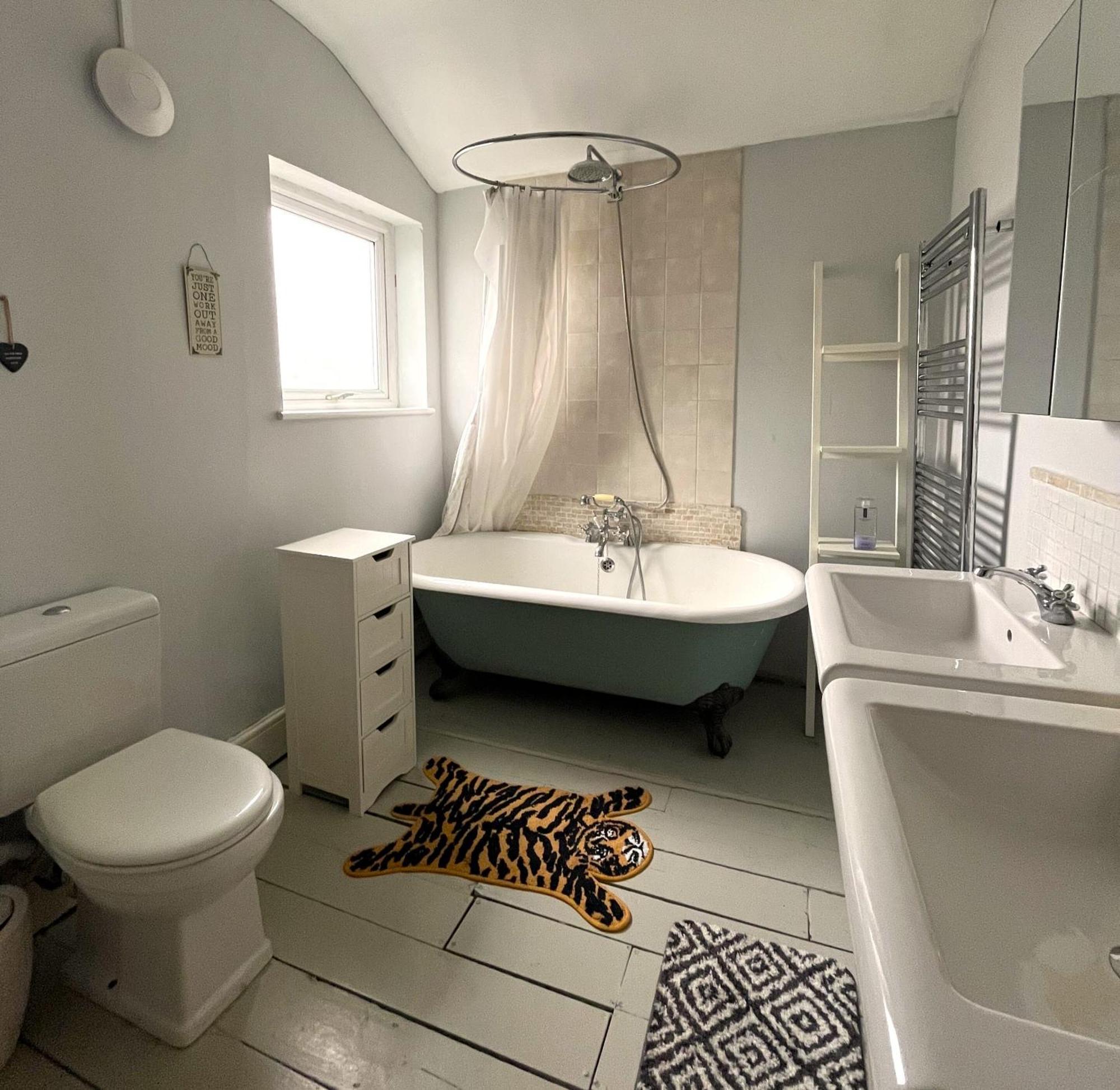 Charming Cottage Retreat With Garden - Sleeps 12 Bristol Exteriör bild